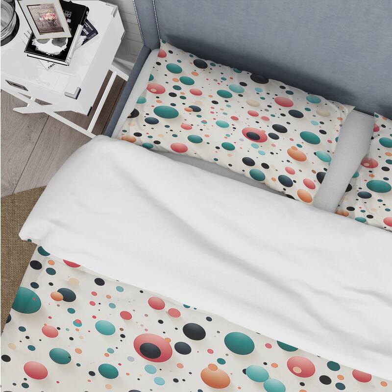 Designart "Artistic Splendor Polka Dots Pattern" Green Modern Bedding
